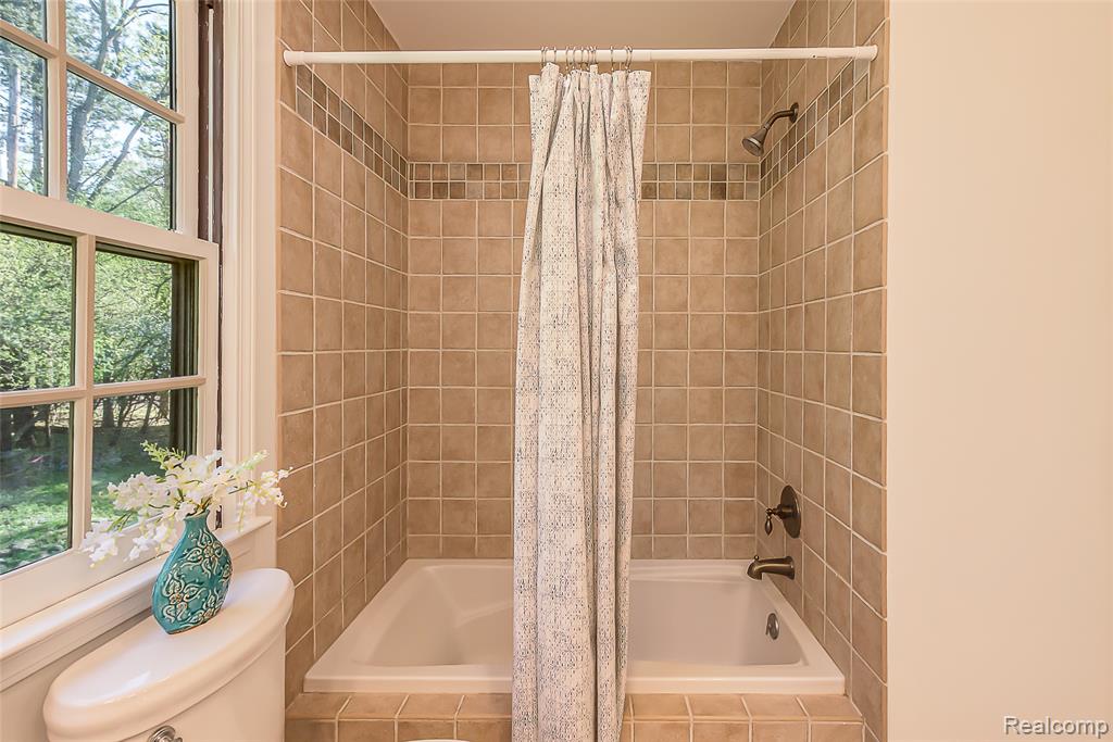 2694 WAYSIDE Drive, Ann Arbor, MI 48103 — Photo 54