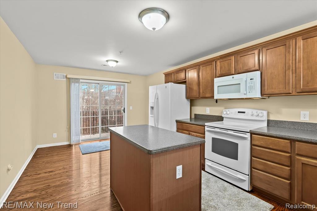 662 Village Lane, Milford, MI 48381 — Photo 13