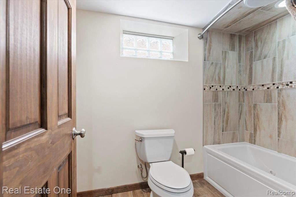 9671 STERLING Avenue, Allen Park, MI 48101 — Photo 31