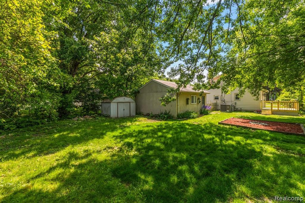 433 CHERRY Drive, Troy, MI 48083 — Photo 27