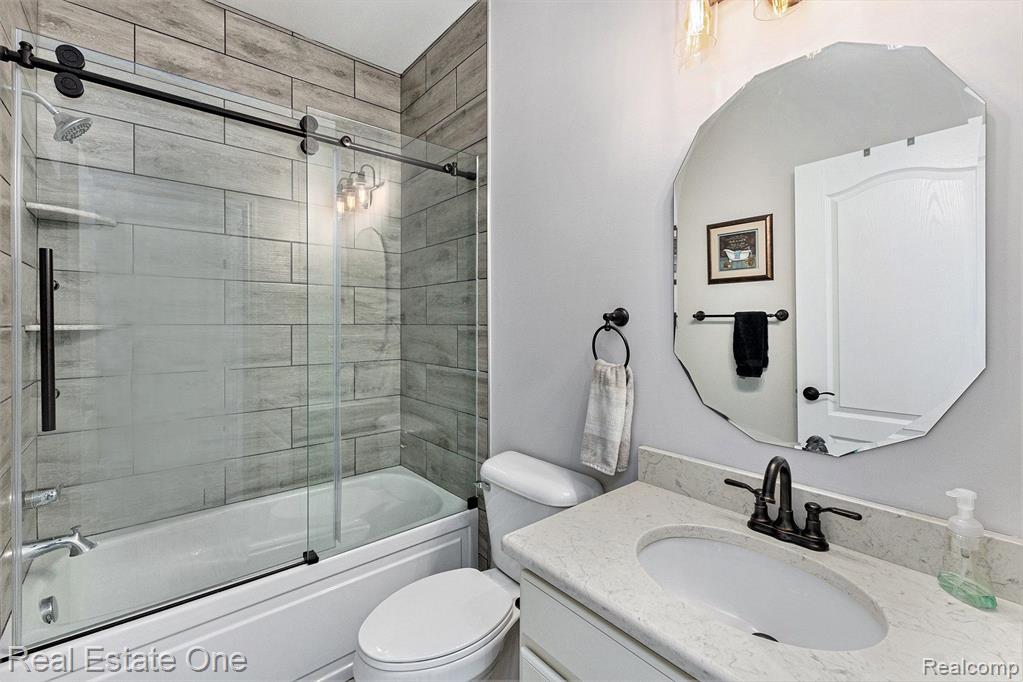 5409 ABERDEEN Court, Clarkston, MI 48348 — Photo 17