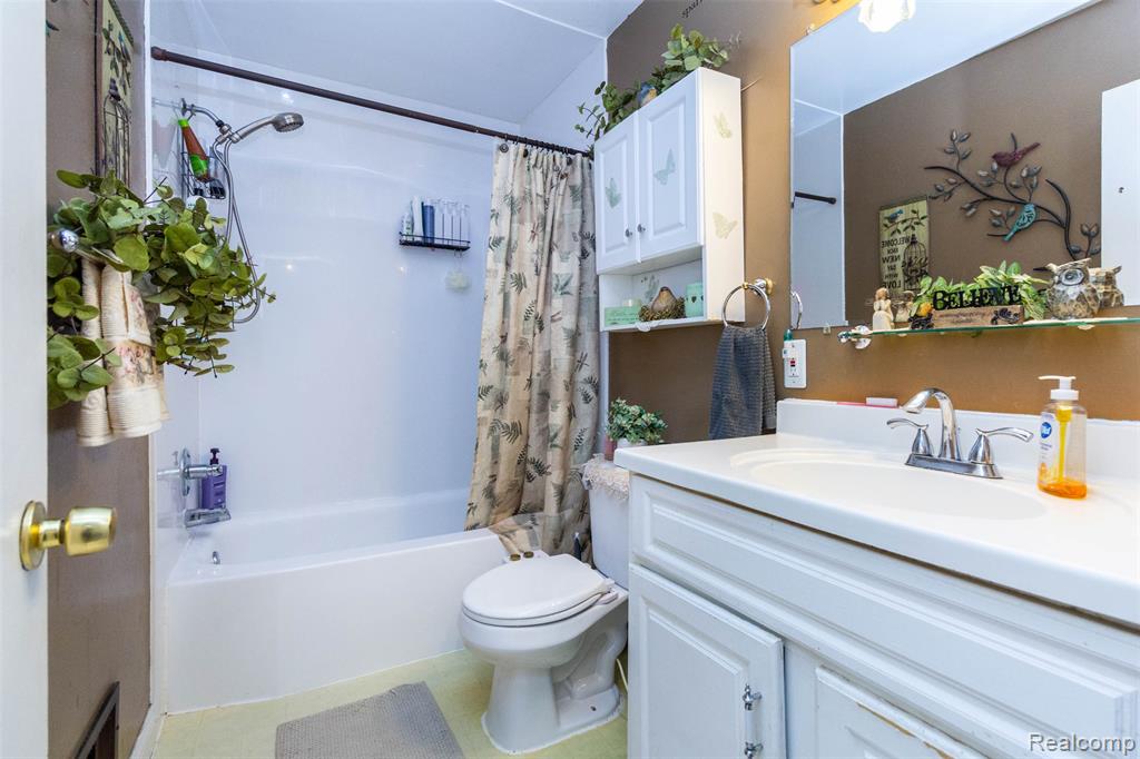8315 Ingram Street, Westland, MI — Photo 20