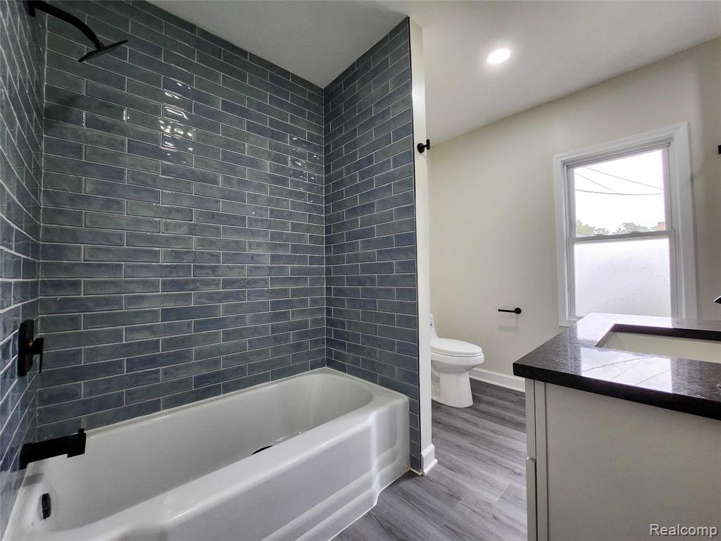 550 E Mapledale Avenue, Hazel Park, MI 48030 — Photo 12