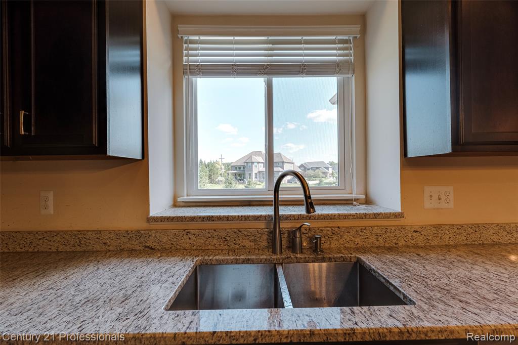 6776 Portsman Court, Canton, MI 48187 — Photo 57
