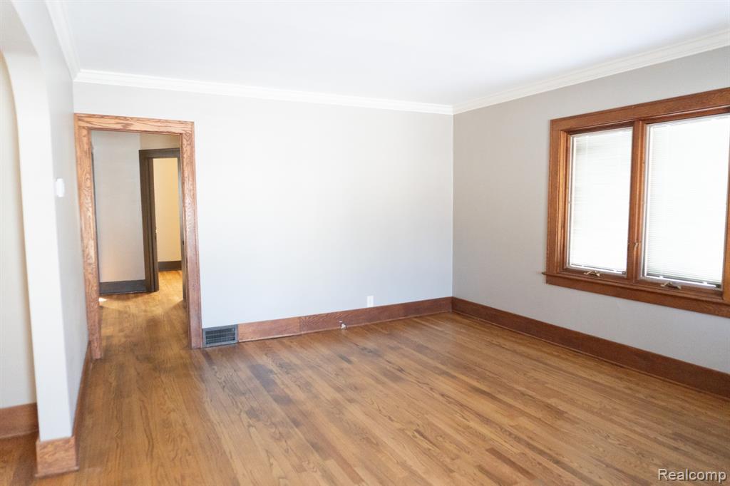 825 Frank Street, Flint, MI 48504 — Photo 14
