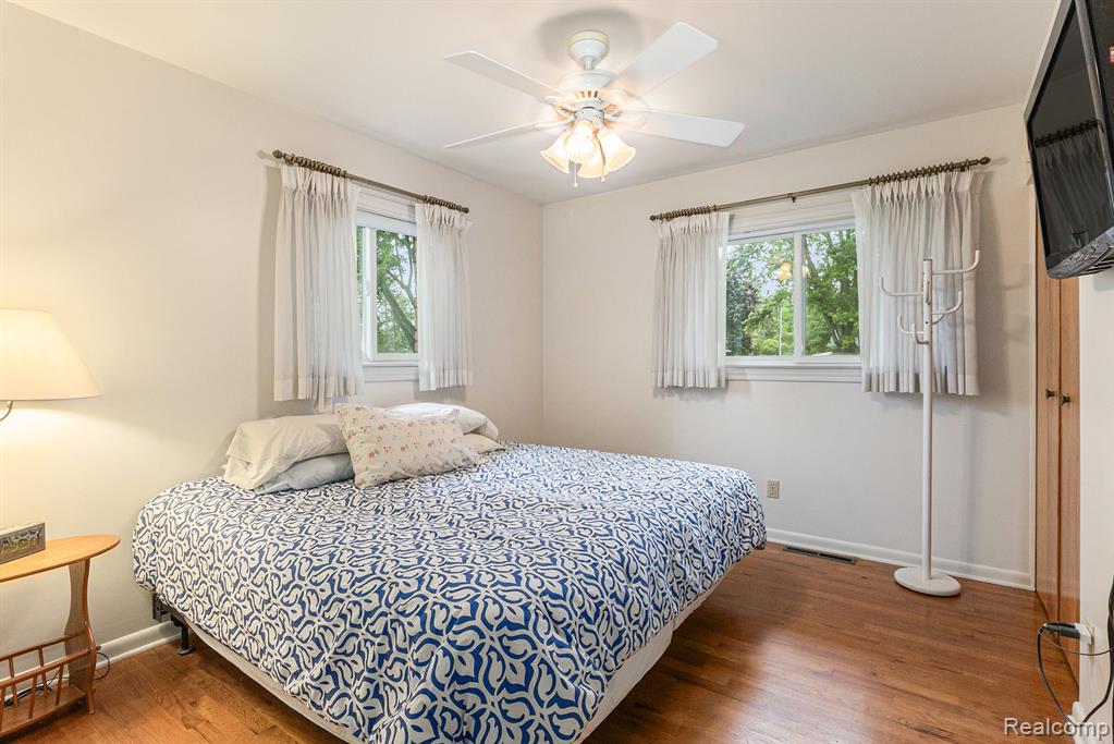 4425 Old Colony Drive, Flint, MI 48507 — Photo 32