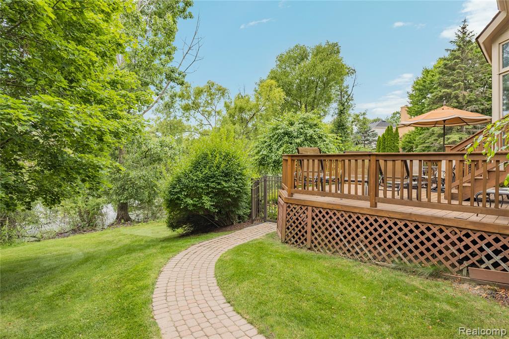 6567 Claremore Court, West Bloomfield, MI — Photo 40