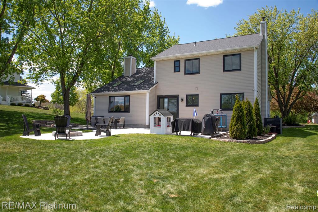 9633 Fairfax Drive W, Pinckney, MI 48169 — Photo 20