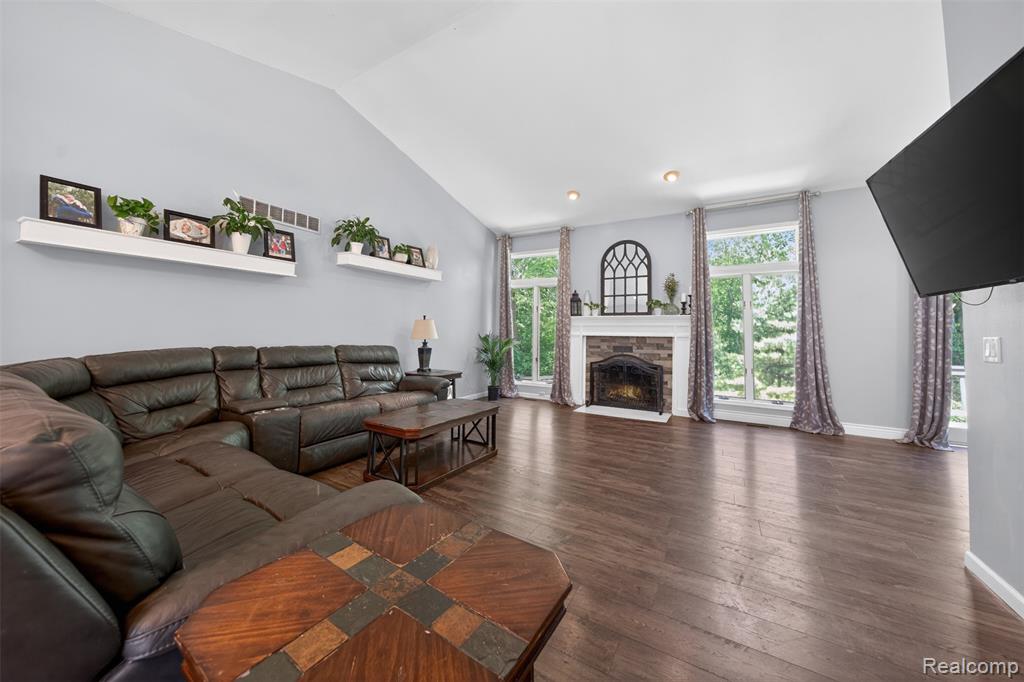 8694 Brazos Court, White Lake, MI — Photo 6
