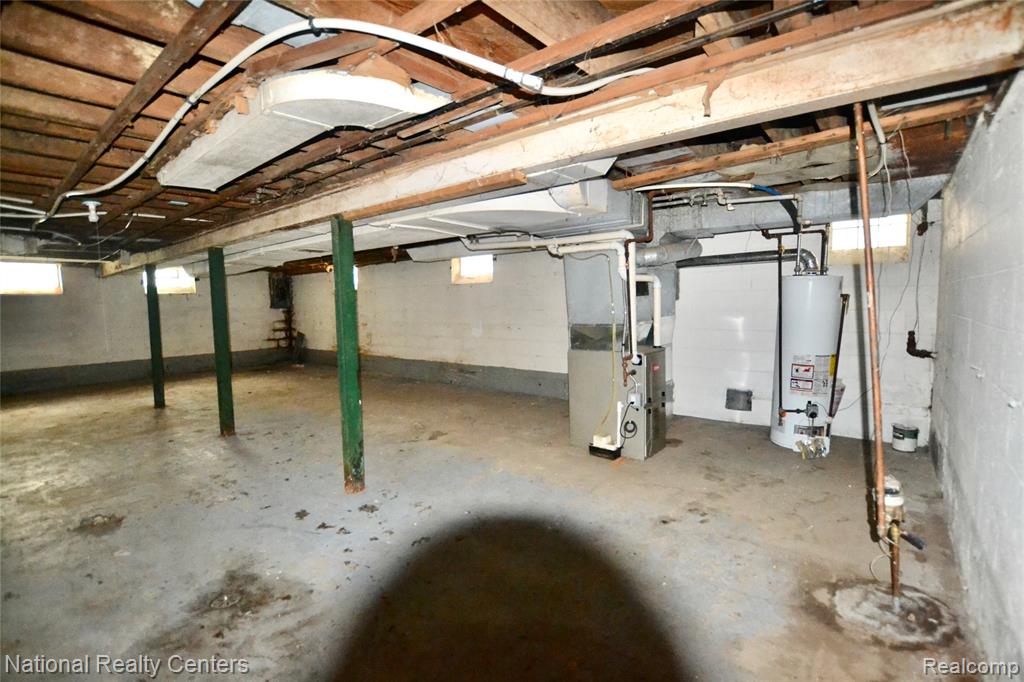 8267 Carlin Street, Detroit, MI 48228 — Photo 32