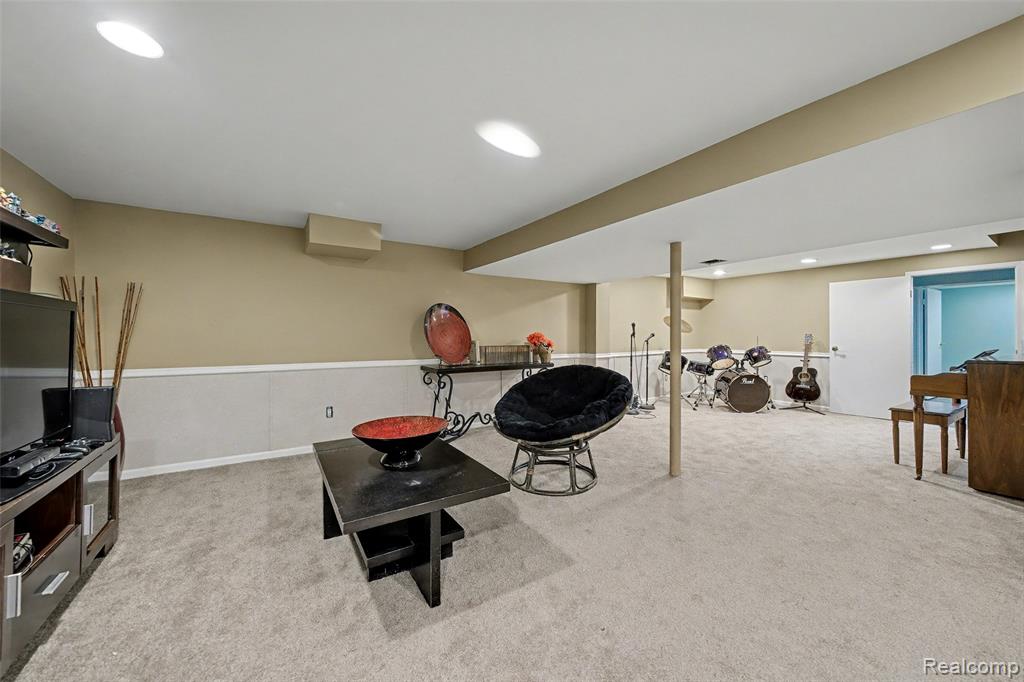 6940 Wing Lake Road, Bloomfield, MI 48301 — Photo 29