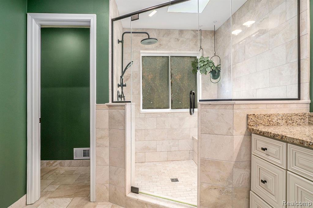 5489 Pine Lake Drive, Brighton, MI 48116 — Photo 19