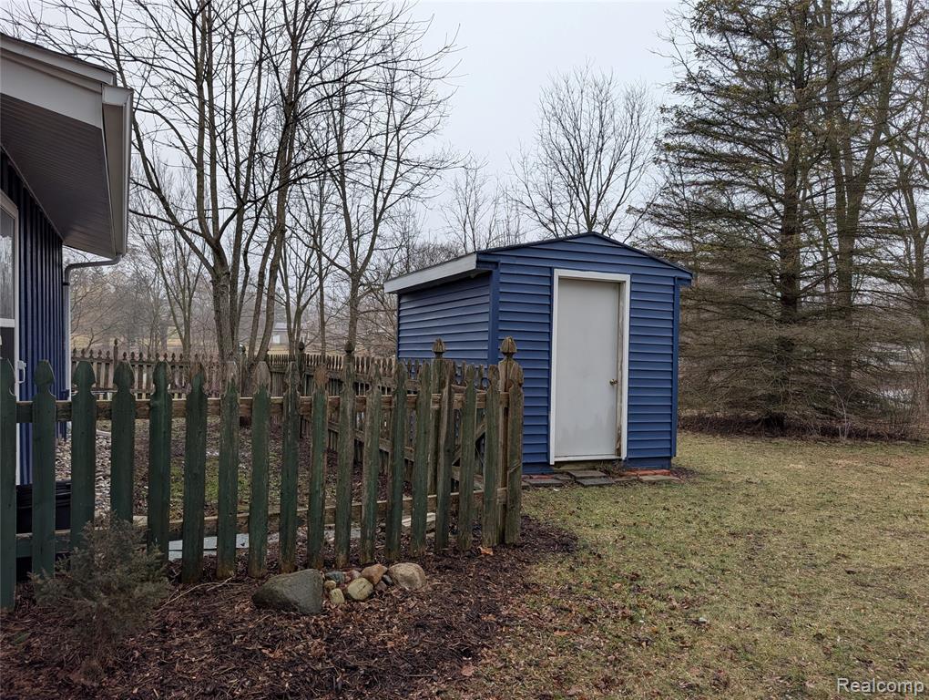 6353 Perry Road, Grand Blanc, MI 48439 — Photo 57