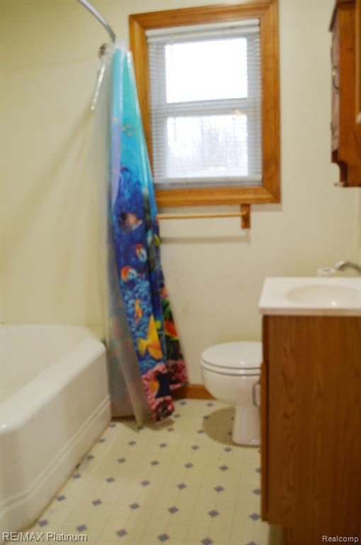 6119 TORREY Road, Flint, MI 48507 — Photo 8
