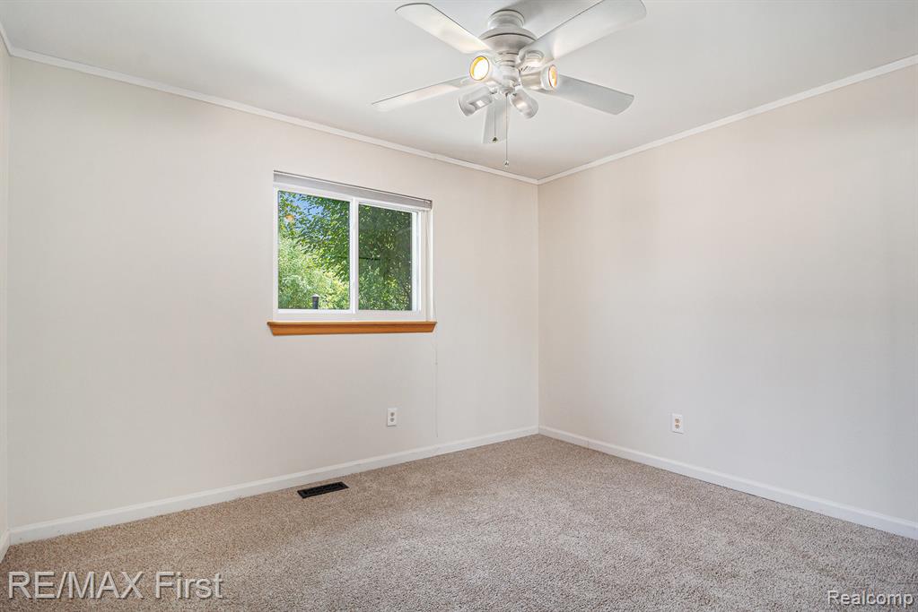 40034 Kristen Drive, Sterling Heights, MI 48310 — Photo 11