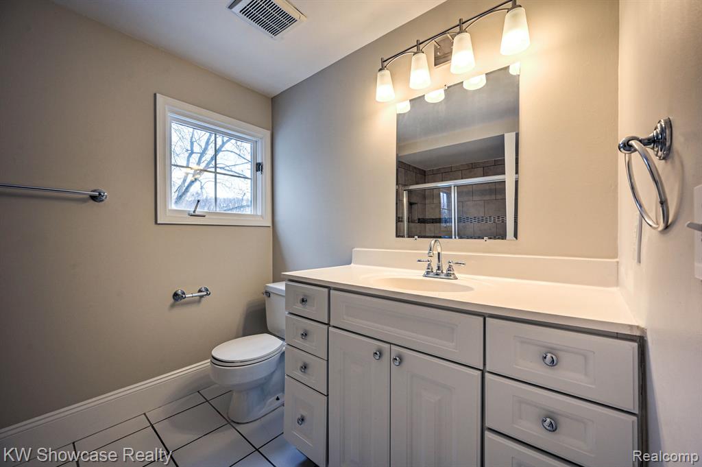 4238 STILL MEADOW Lane, West Bloomfield, MI 48323 — Photo 46