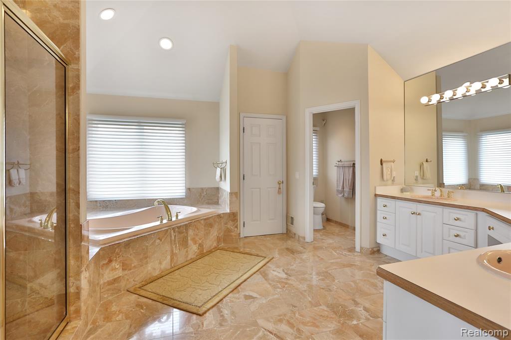 5826 Murfield Drive, Rochester, MI 48306 — Photo 47