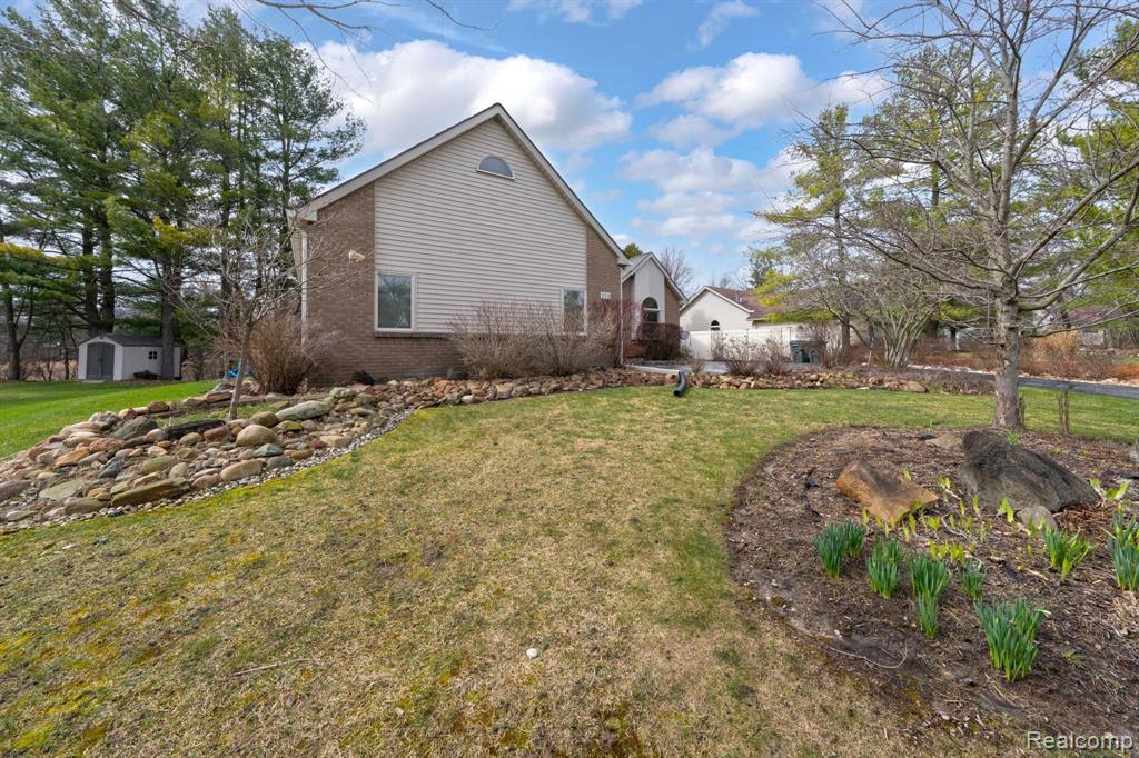 950 Hidden Valley Drive, Lake Orion, MI 48362 — Photo 48