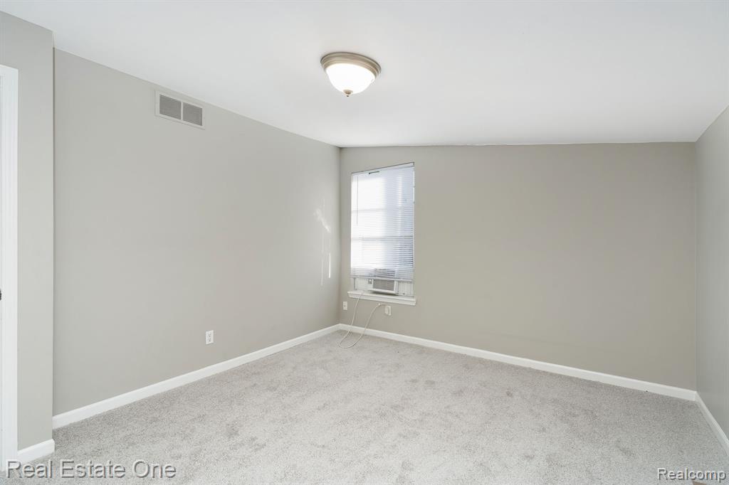 4281 Marcus Road, Waterford, MI 48329 — Photo 29