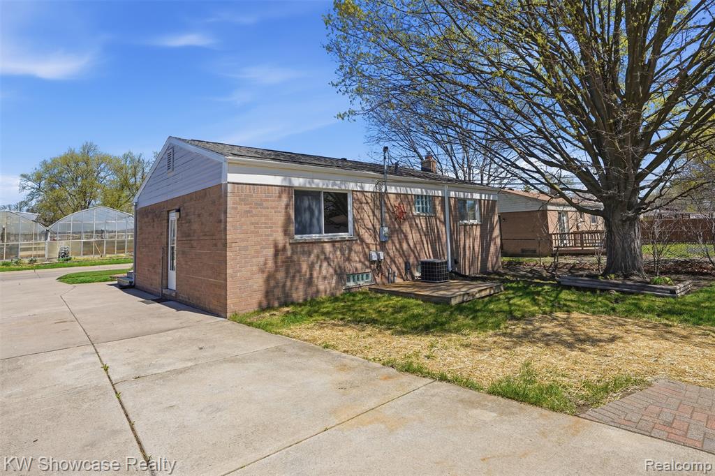 31167 Maplewood Street, Garden City, MI — Photo 21