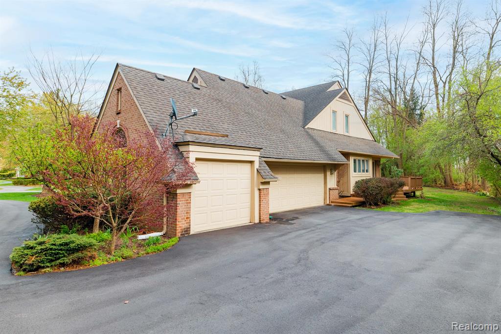 4599 RAVINE Drive, Bloomfield Hills, MI 48301 — Photo 42