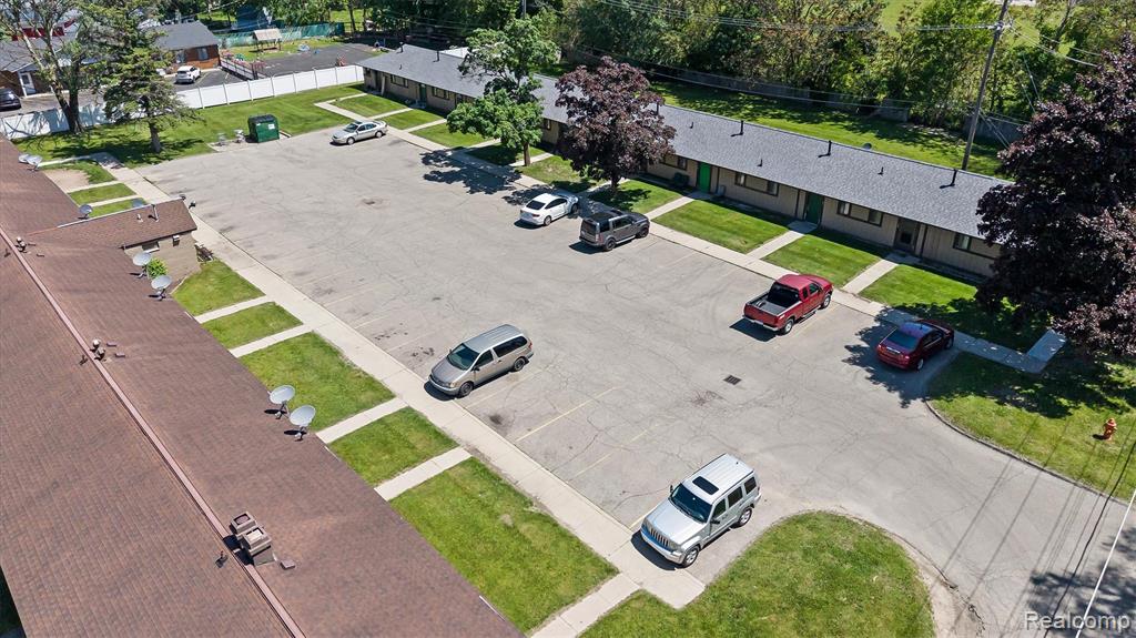 4144 Airport Road, Waterford, MI — Photo 10