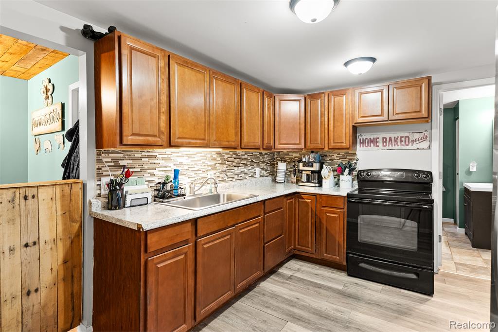 7250 Frances Road, Flushing, MI 48433 — Photo 16