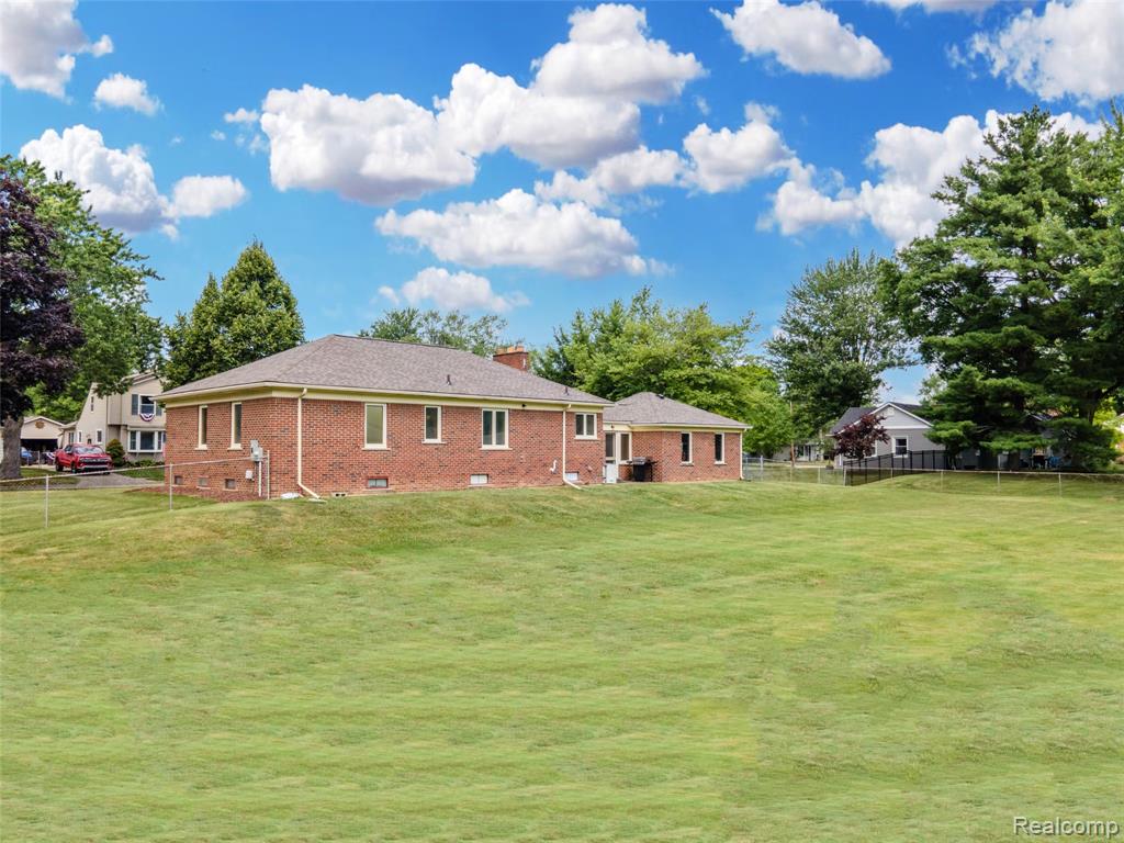 549 S Bywood Avenue, Clawson, MI — Photo 40