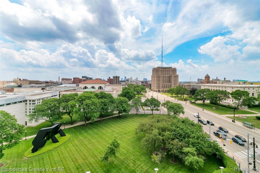 15 E KIRBY Street, 404, Detroit, MI 48202 — Photo 39