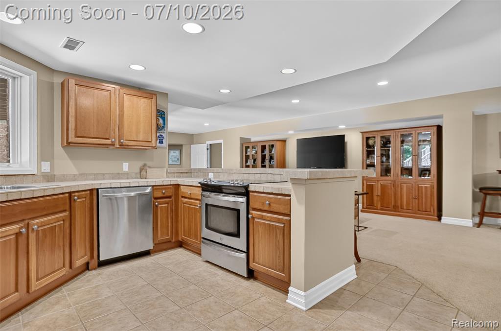 12172 Woodline Drive, Fenton, MI 48430 — Photo 42