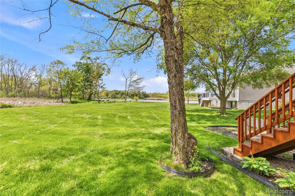 1171 Creekside Court, Burton, MI 48509 — Photo 37