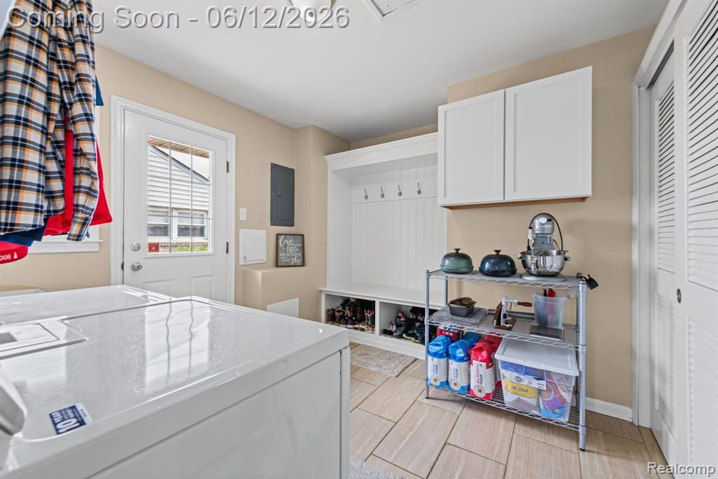 18525 Hinton Street, Riverview, MI 48193 — Photo 9