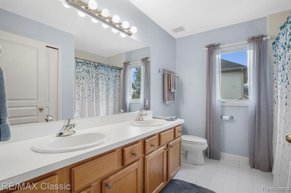 5924 LOVEWOOD Court, Canton, MI 48187 — Photo 31
