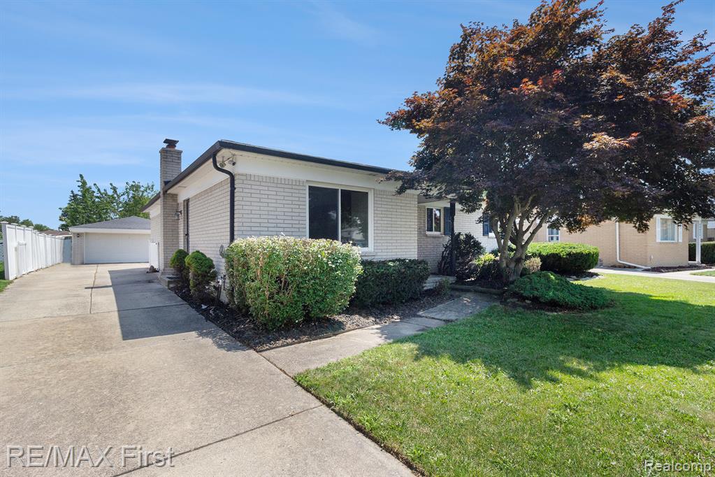 40034 Kristen Drive, Sterling Heights, MI 48310 — Photo 2