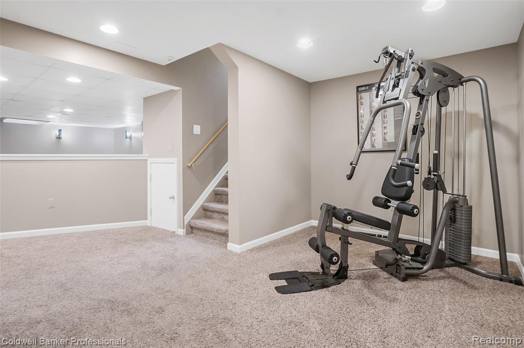 43246 Winterfield Drive, Sterling Heights, MI 48314 — Photo 38