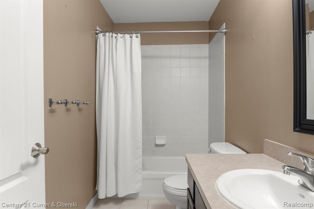 44650 HEATHER Lane, Canton, MI 48187 — Photo 35