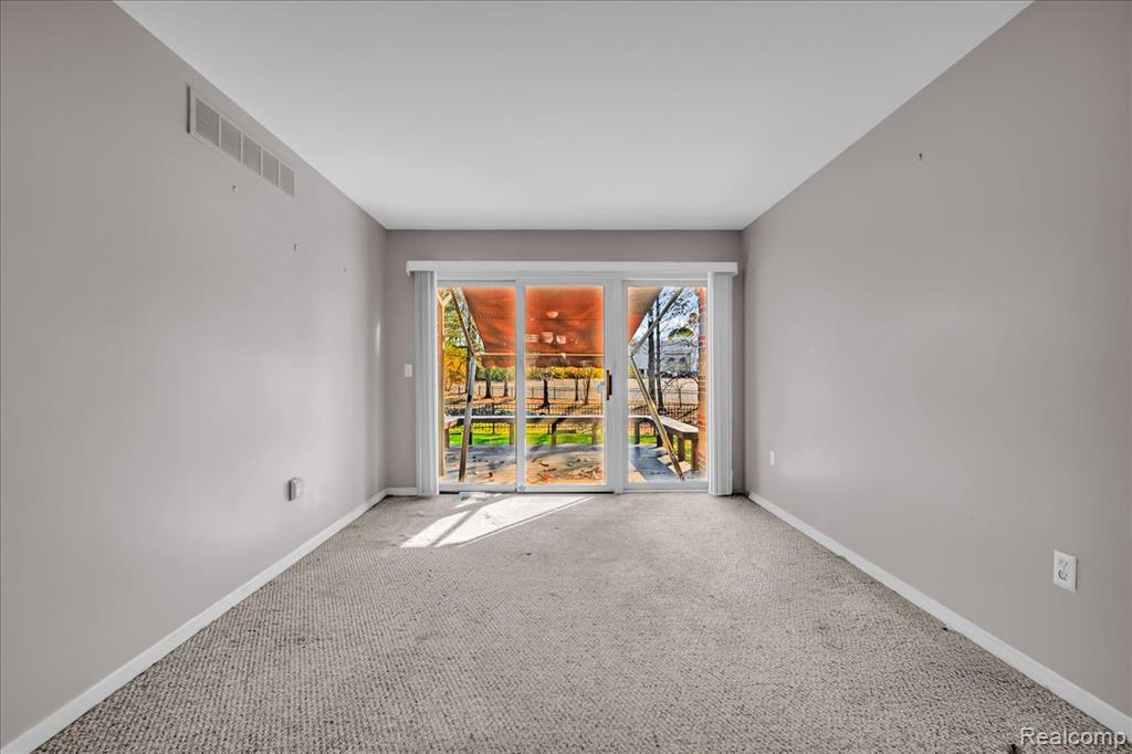 824 N Beech Daly Road, Dearborn Heights, MI 48127 — Photo 18
