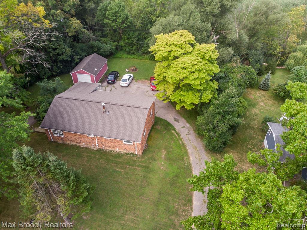 465 Robert Court, Auburn Hills, MI 48326 — Photo 16