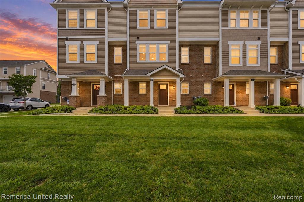 161 Monument Lane, Wixom, MI 48393