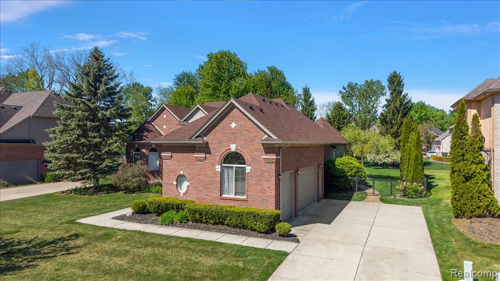 49763 Decker Drive, Shelby Twp, MI 48317 — Photo 11