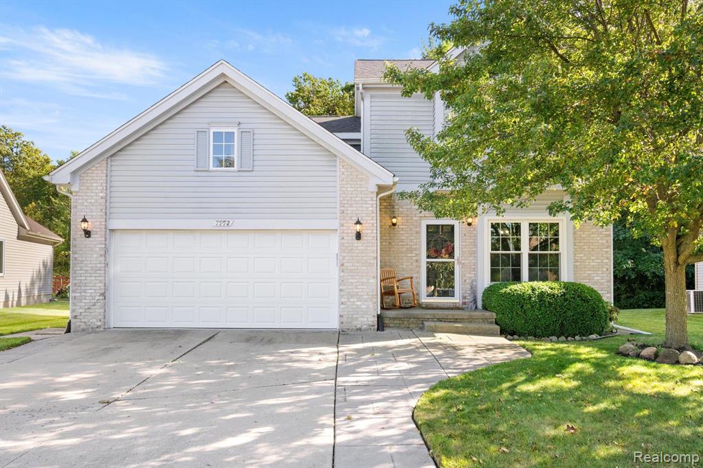 7992 THORNHILL Drive, Ypsilanti, MI 48197 — Photo 2