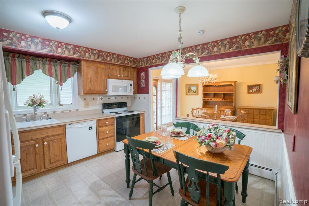 4180 DEVONSHIRE Street, Trenton, MI 48183 — Photo 21