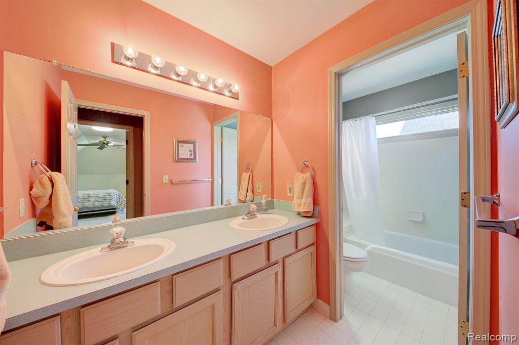 781 SANDALWOOD Road, Canton, MI 48188 — Photo 30