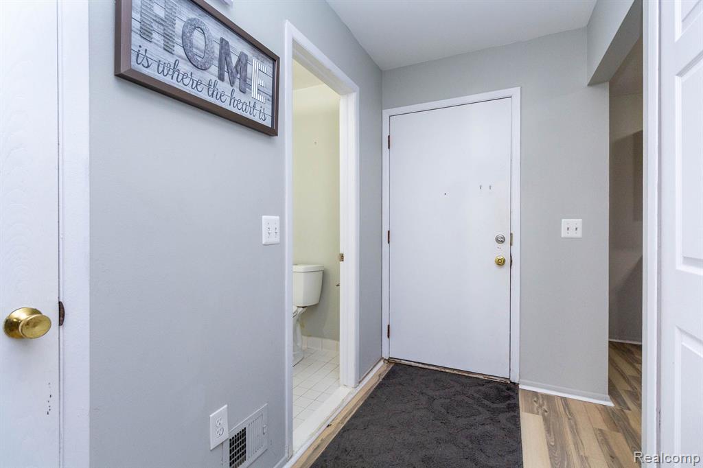 5866 VASSAR, West Bloomfield, MI — Photo 6
