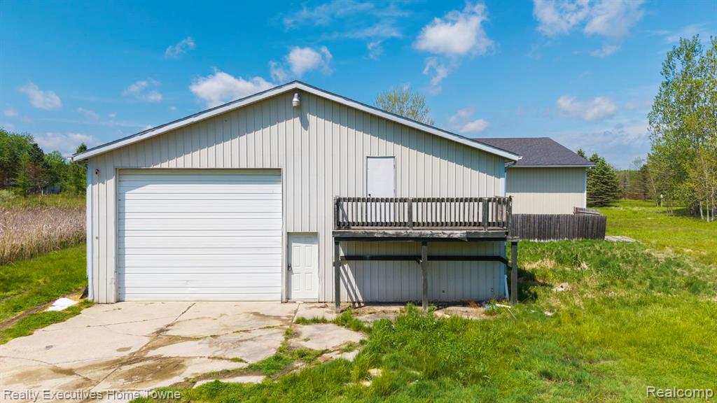 1041 Mackie Road, Almont, MI 48003 — Photo 12