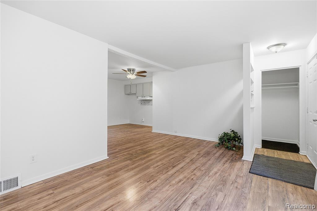 755 Scottwood Street, Pontiac, MI 48340 — Photo 5