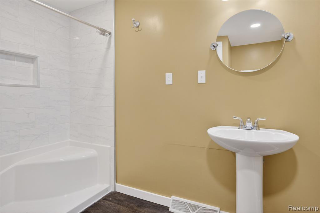 3066 Schaefer Street, Saginaw, MI 48604 — Photo 21