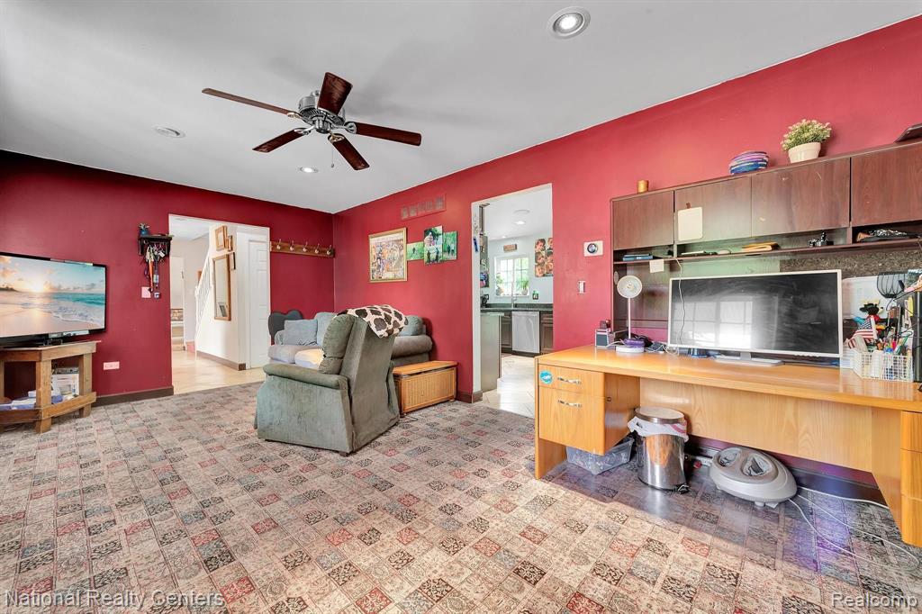 5450 Pocono Street, West Bloomfield, MI 48323 — Photo 29