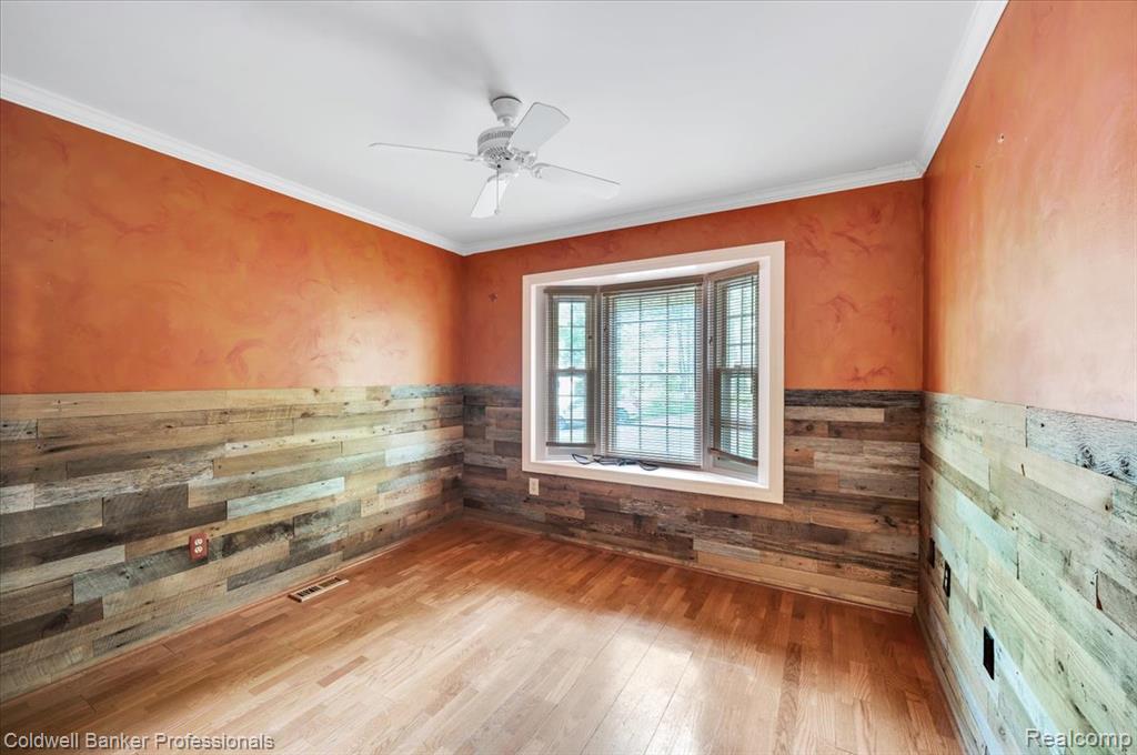 8873 Nepahwin Drive, Clarkston, MI 48348 — Photo 25