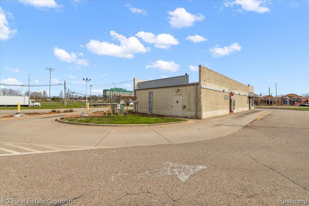 3975 CONNER Street, Detroit, MI 48215 — Photo 9